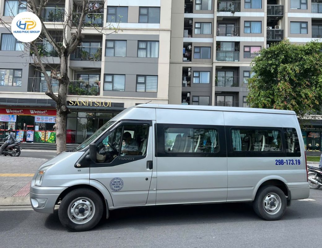 Xe đưa đón của Hưng Phúc